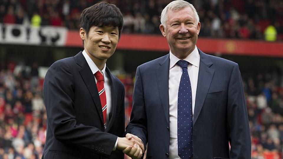 Park Ji-sung dan Alex Ferguson. - INDOSPORT